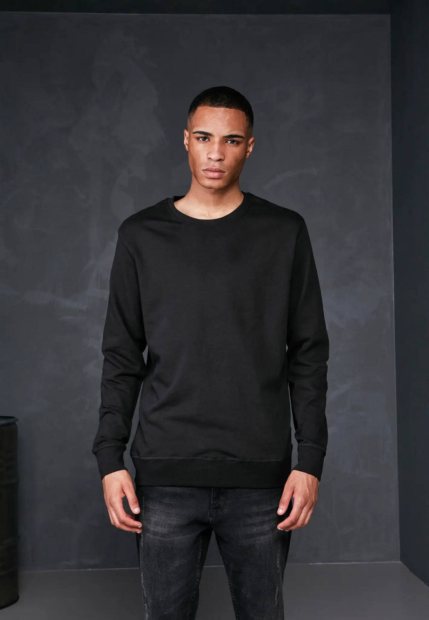 all-groups Men's Basic Crewneck