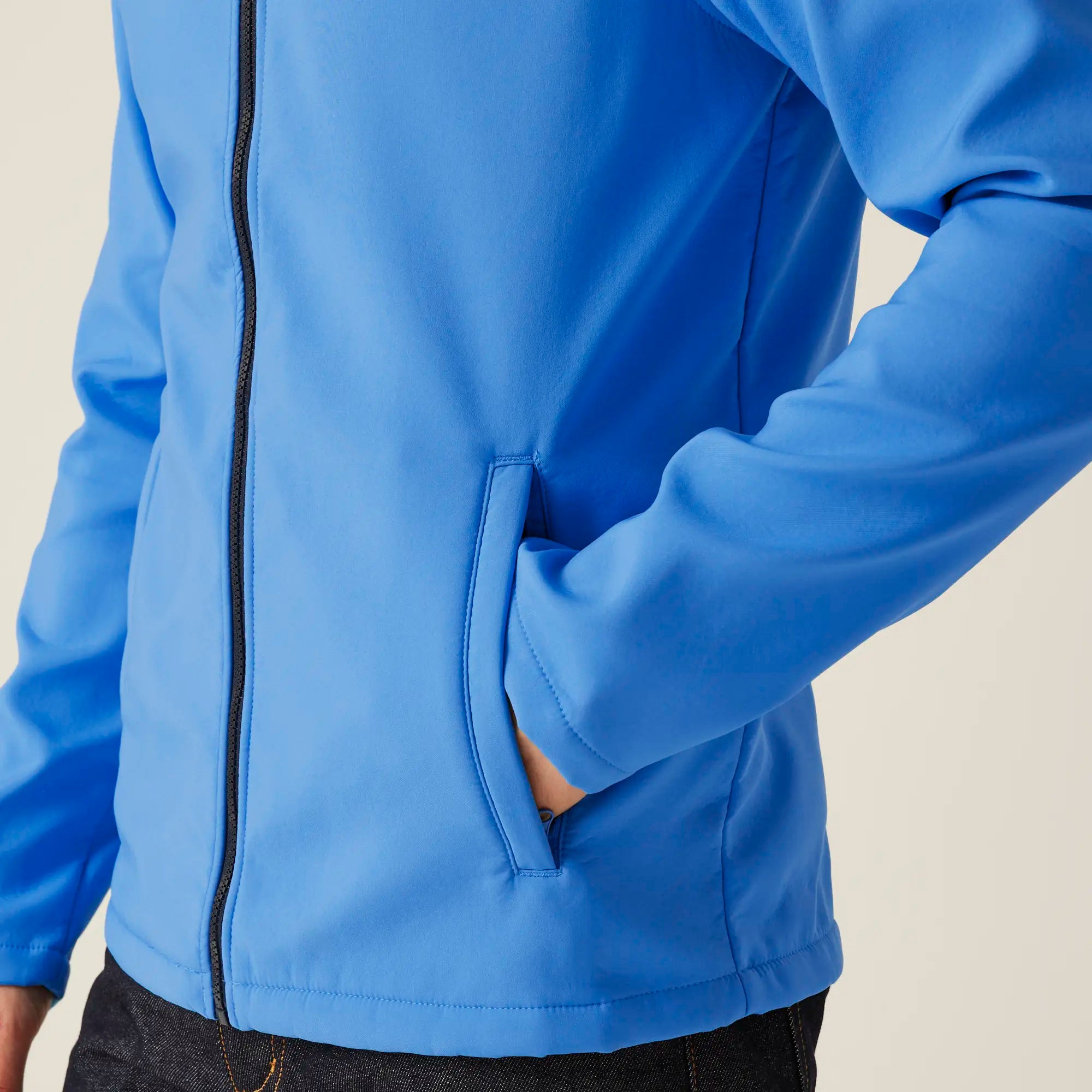 all-groups Men's Ablaze Softshell Jacket