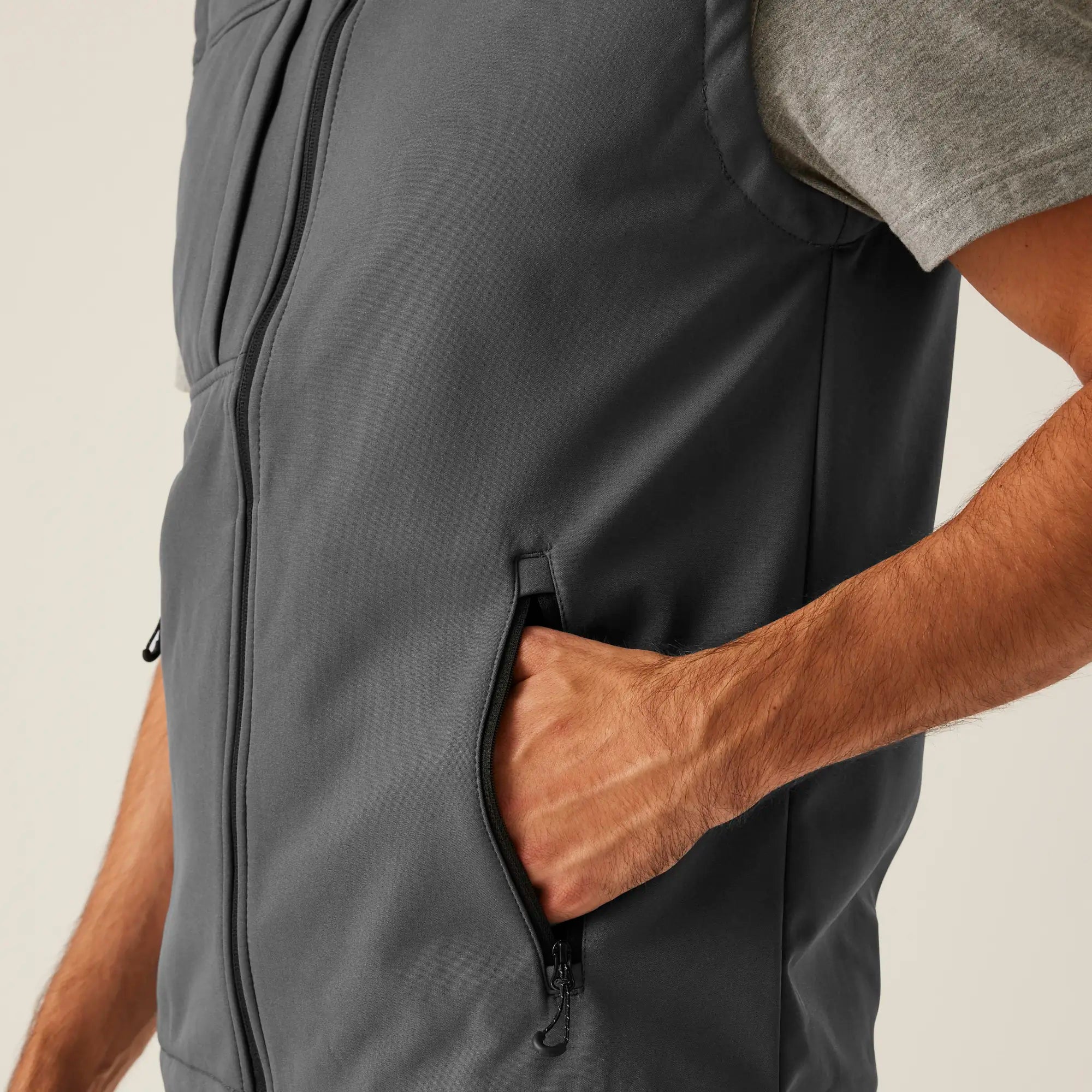 all-groups Men's Octagon II Softshell Bodywarmer