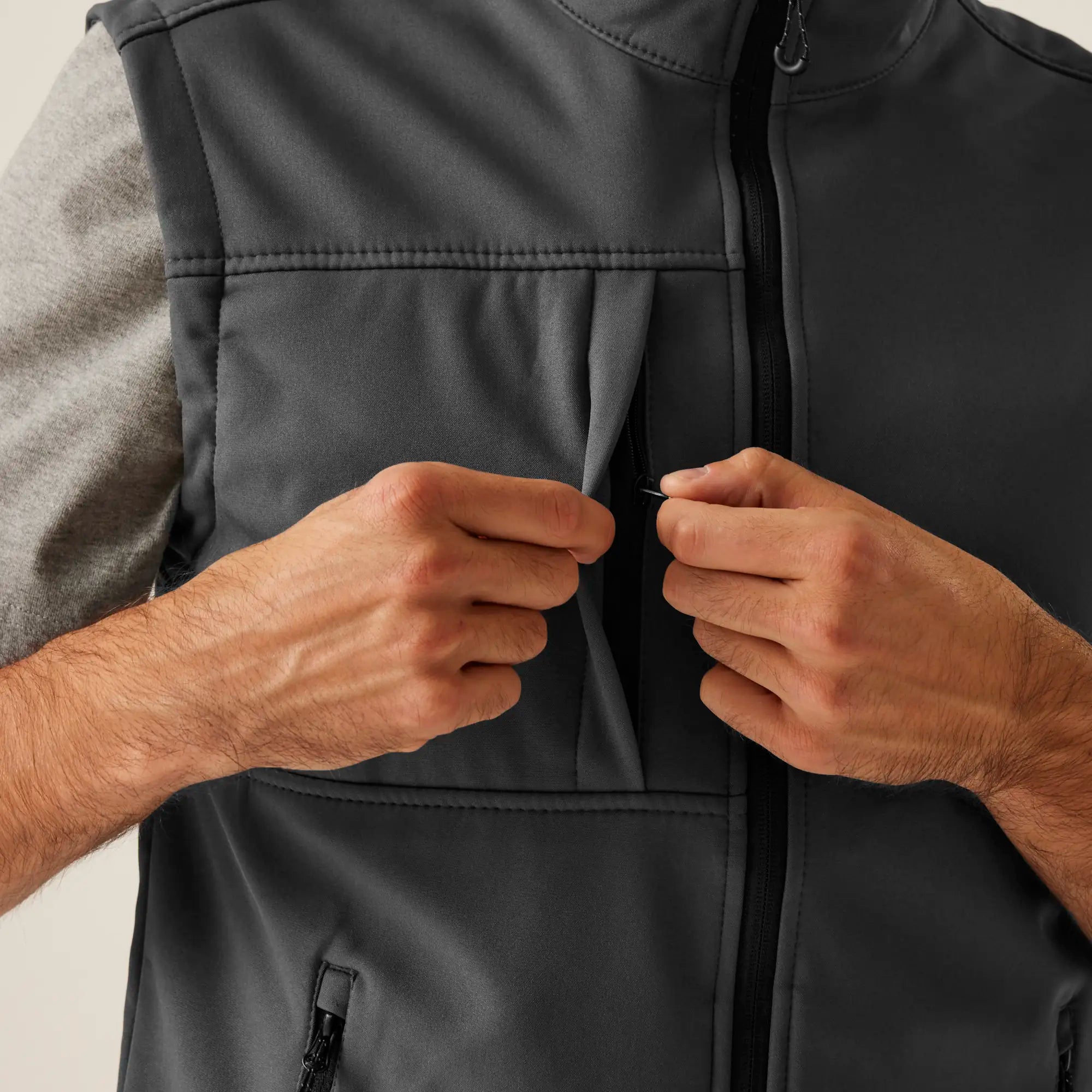 all-groups Men's Octagon II Softshell Bodywarmer