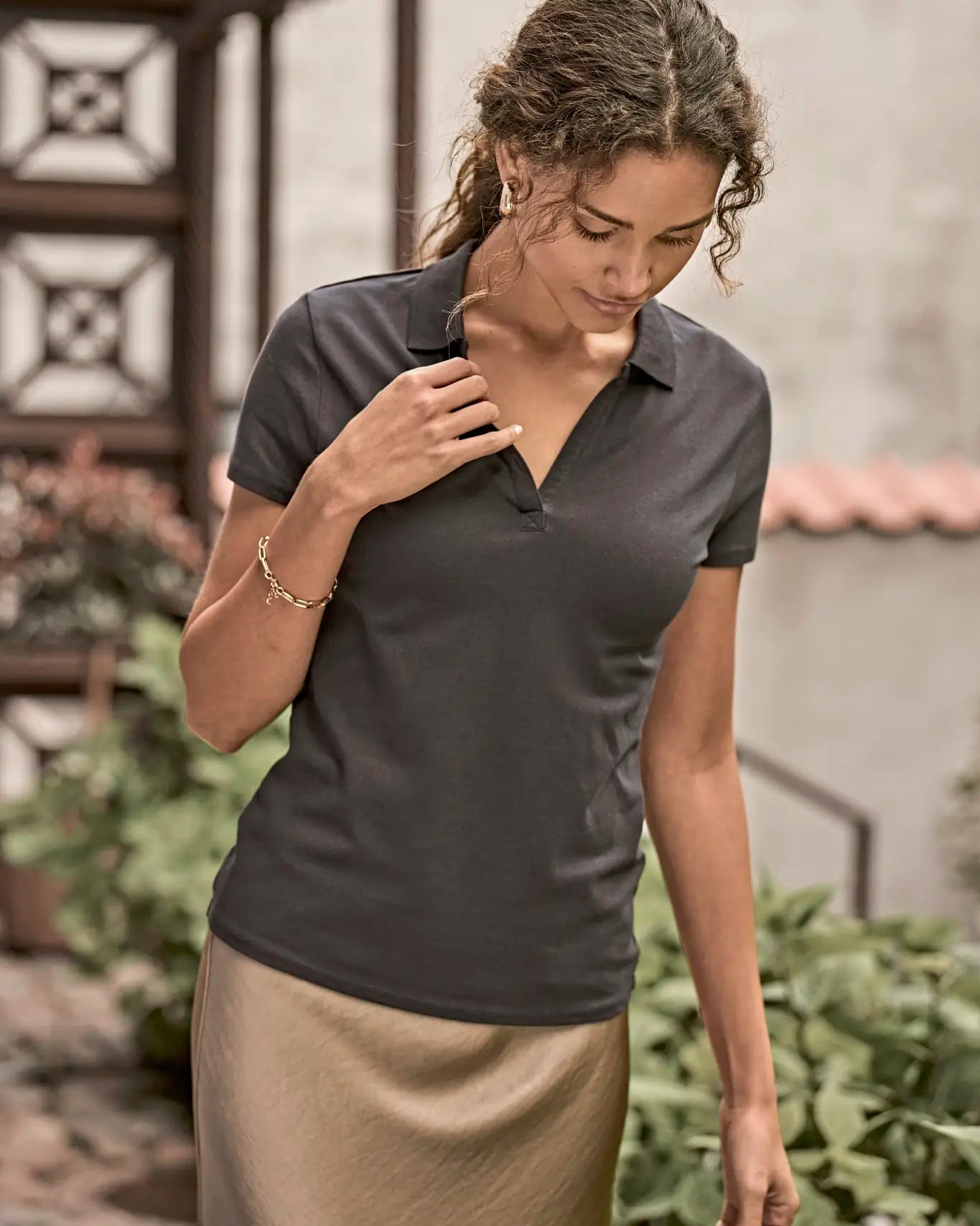 all-groups Women's Luxury Stretch V Neck Polo