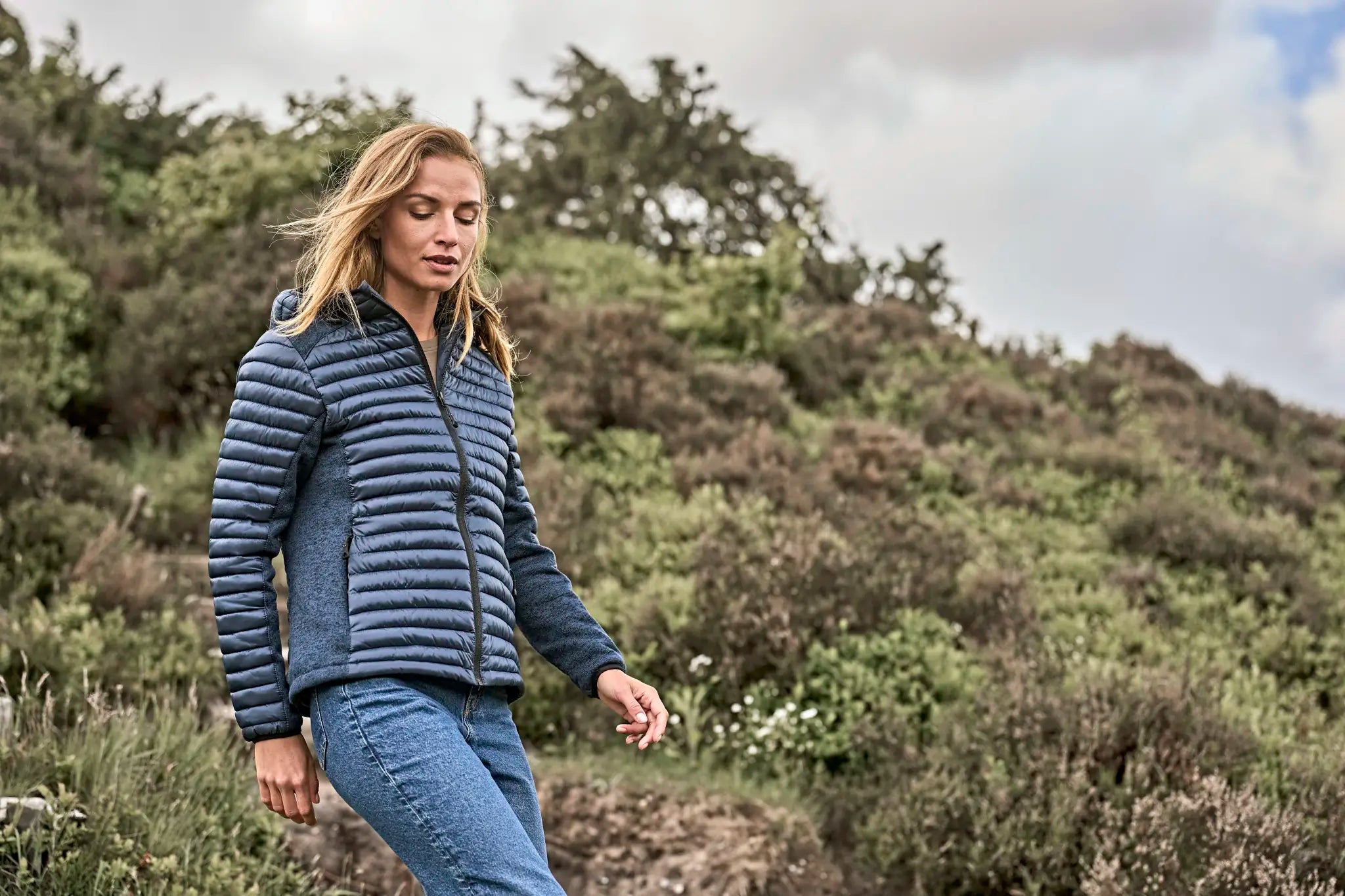 all-groups Women's Hooded Outdoor Crossover Jacket