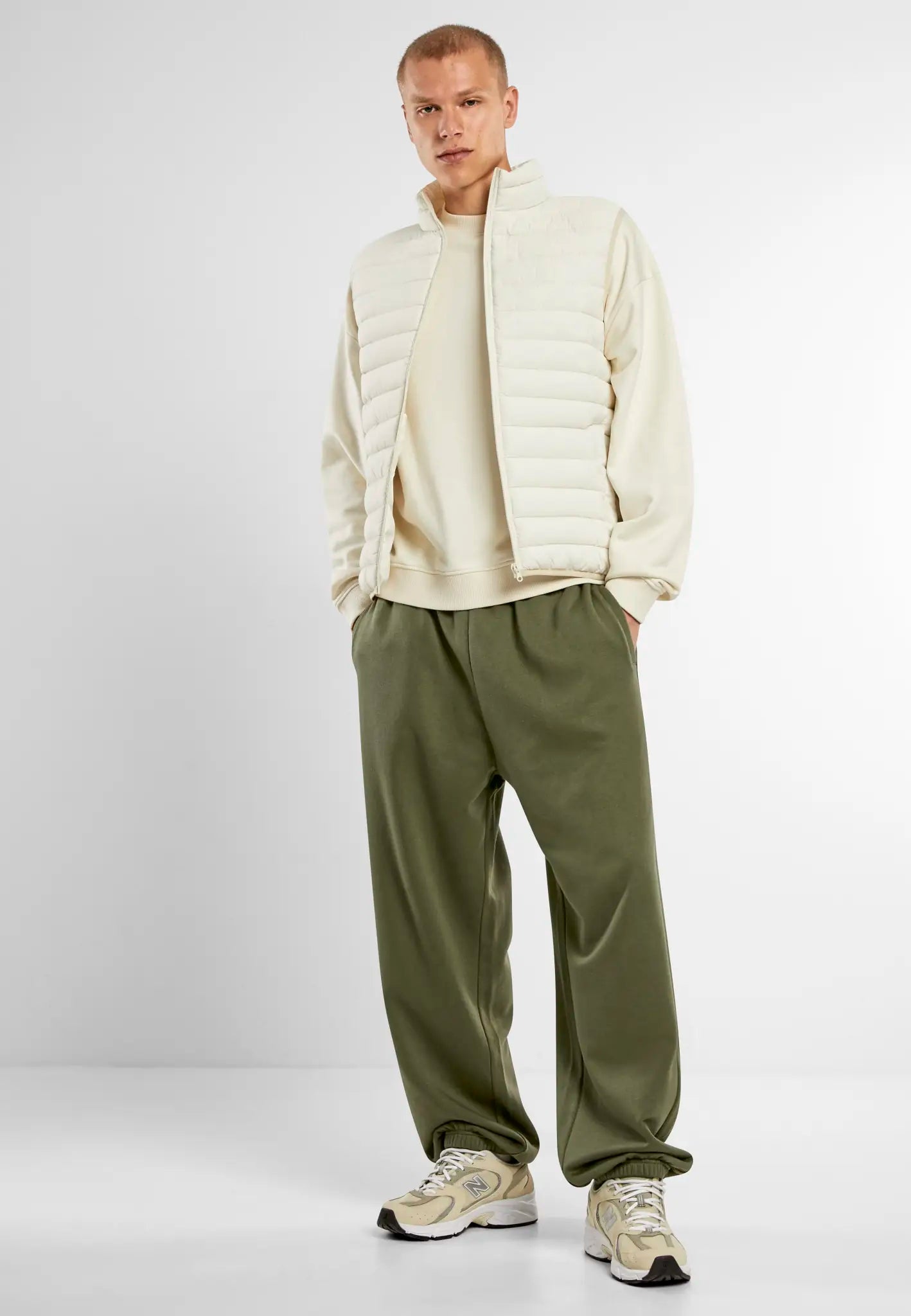 all-groups Men's Light Puffer Vest