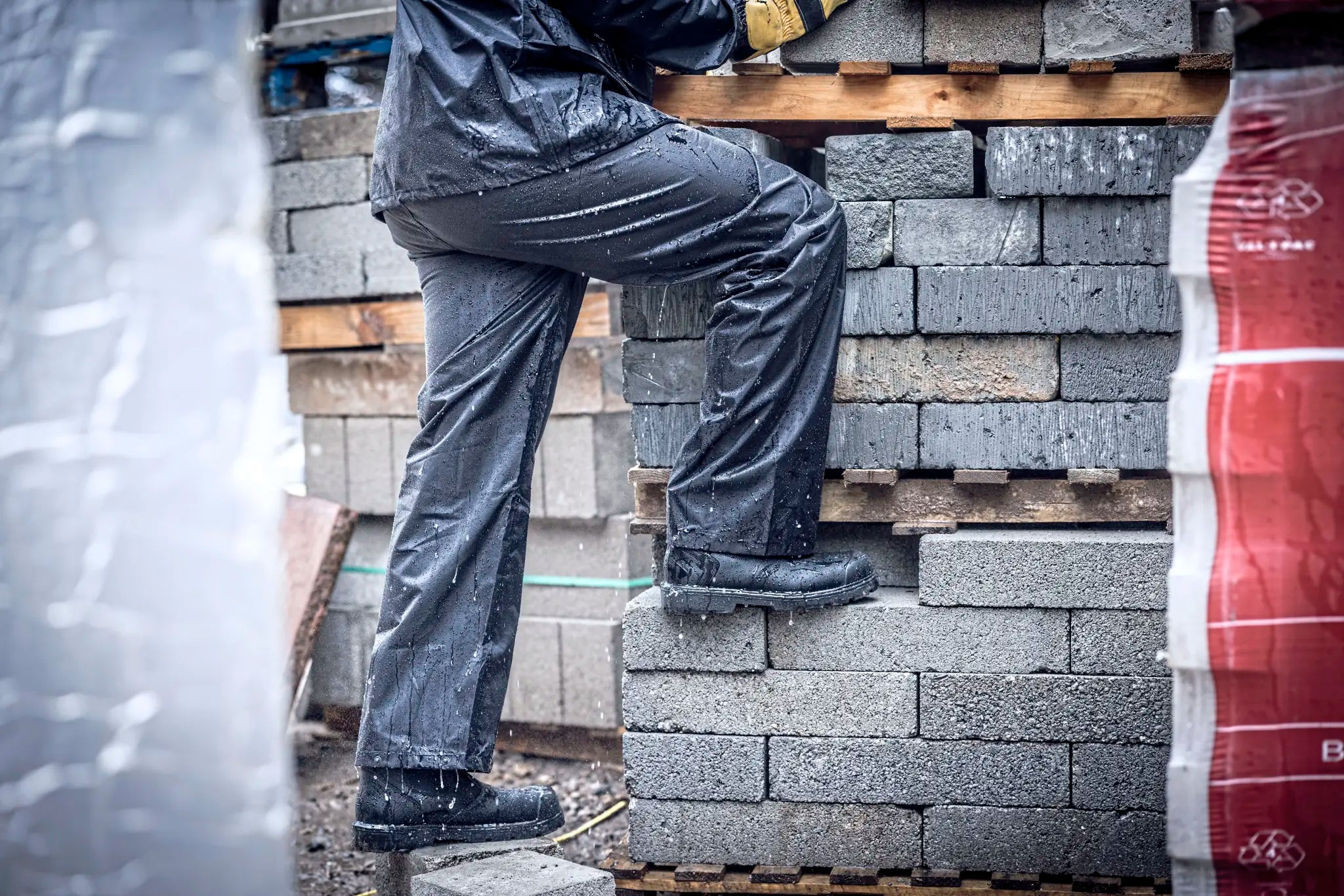 all-groups Men's Pro Stormbreak Trousers