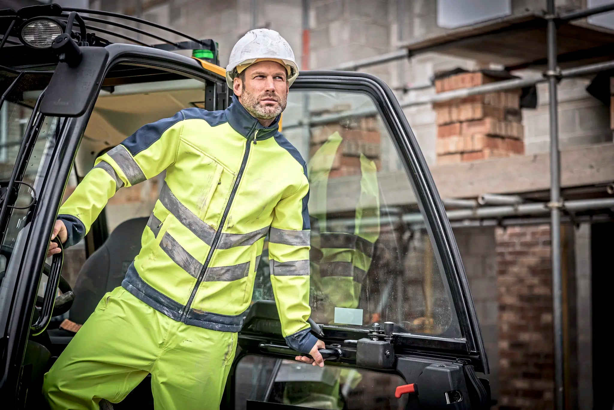 all-groups Men's Pro Hi Vis Softshell Jacket