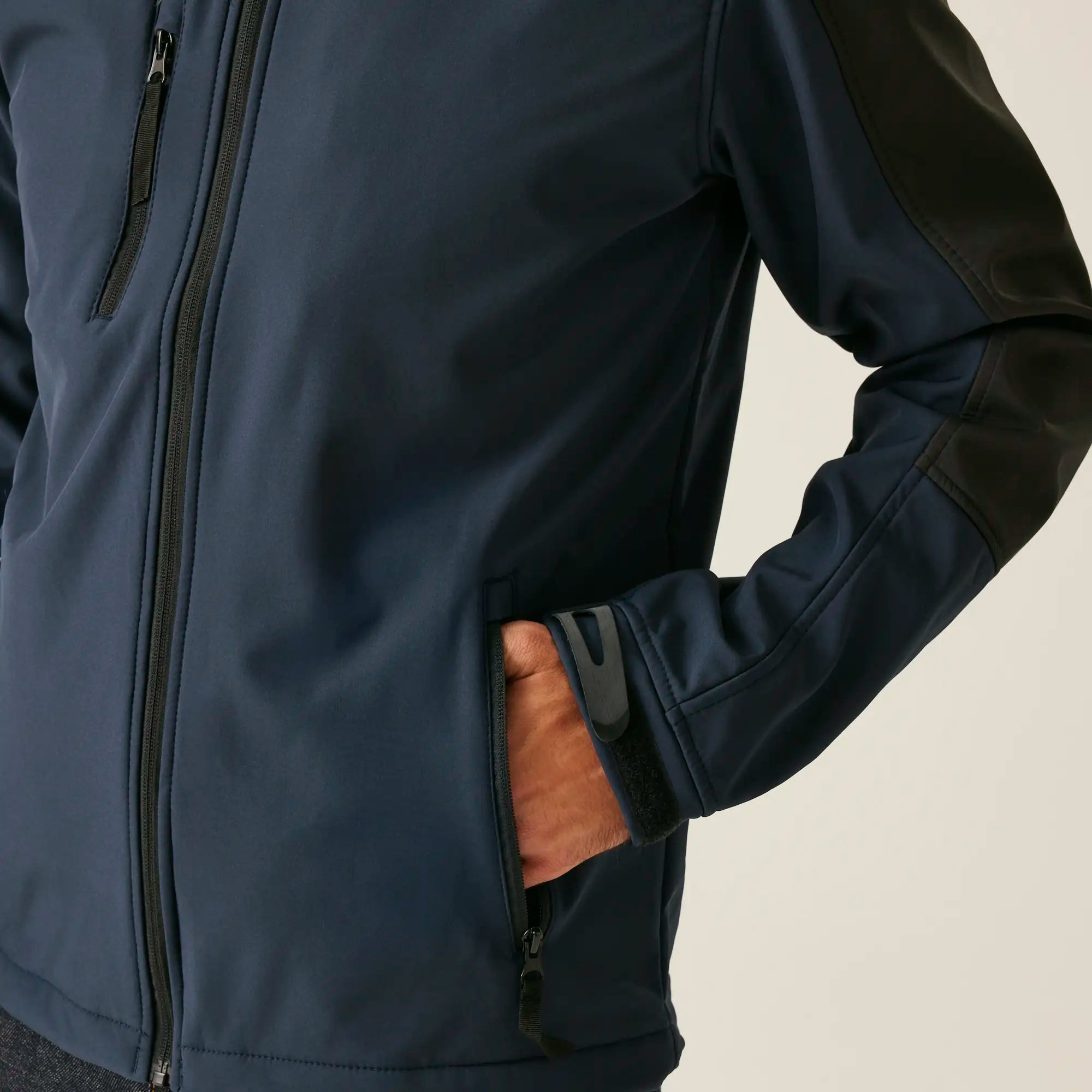 all-groups Men's Hydroforce Softshell