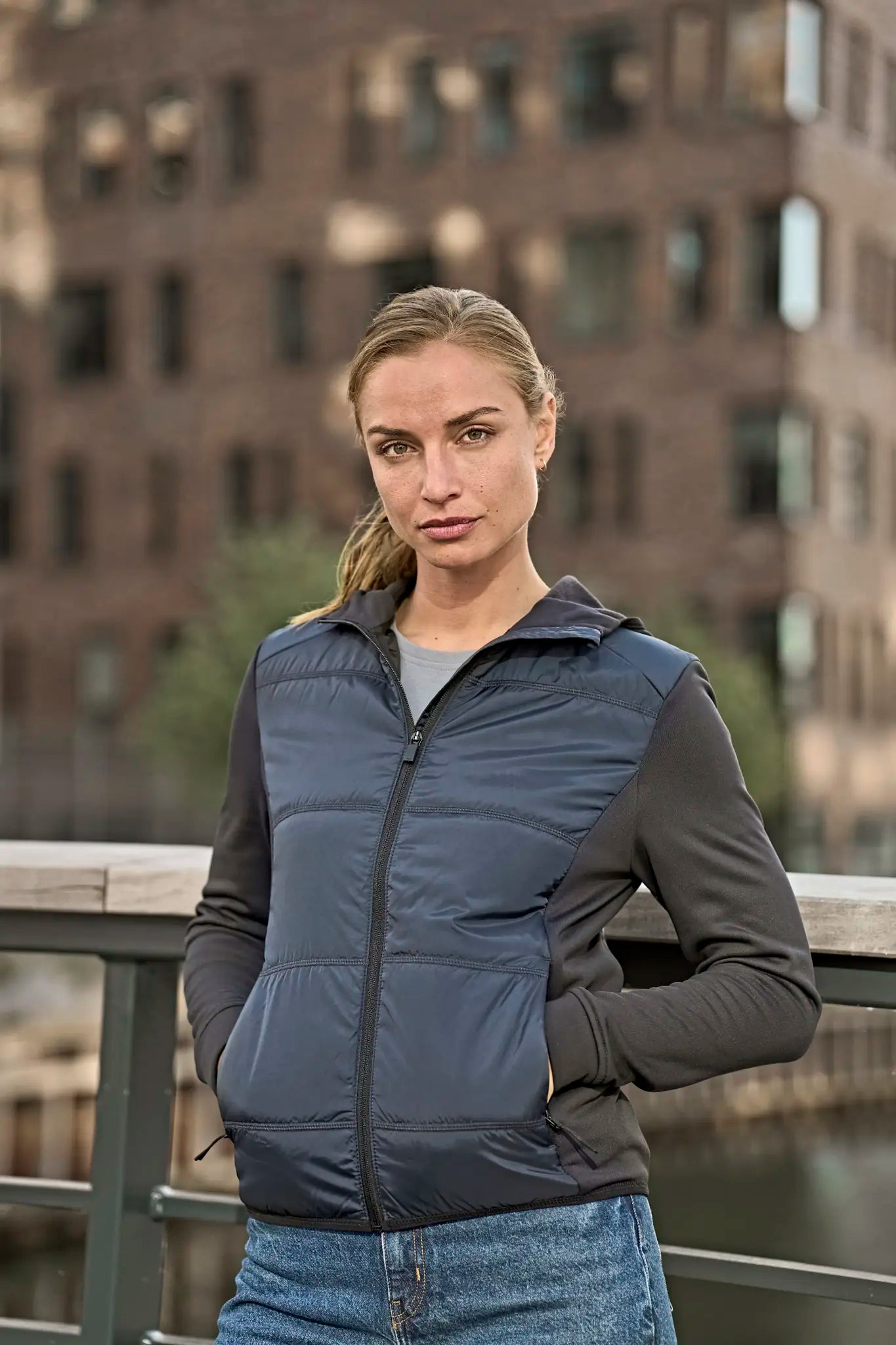 all-groups Women's Hybrid Stretch Hooded Jacket