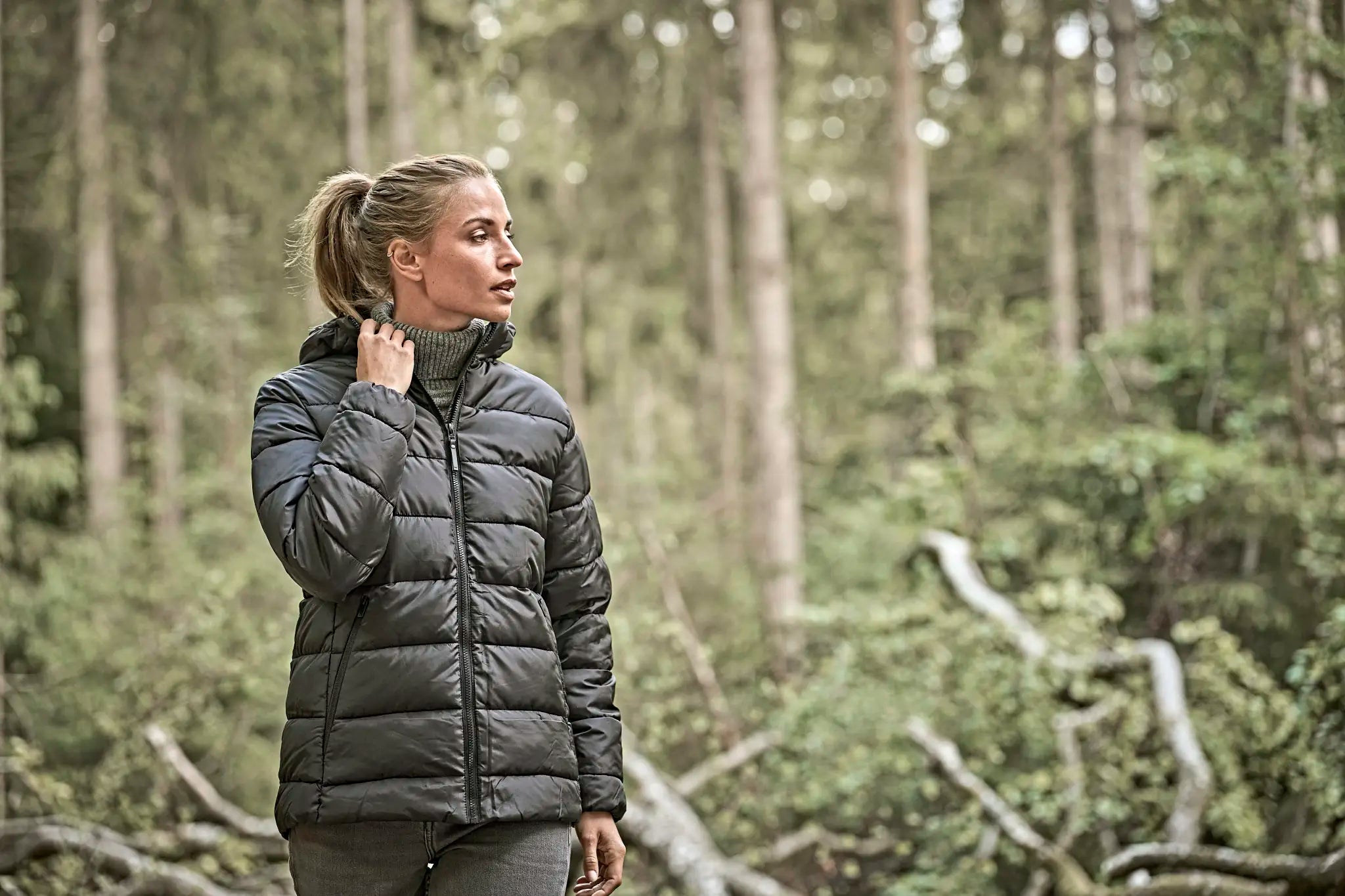 all-groups Women's Lite Hooded Jacket